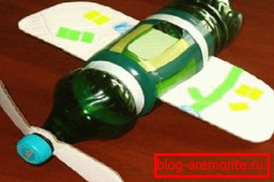 Готовий варіант вітряка в вигляді літака