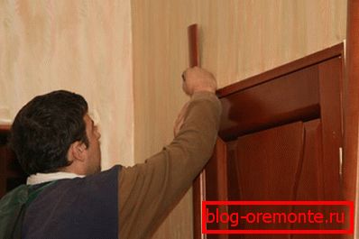 Установка бічних наличників