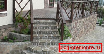 Ганок - залізобетон, дерево