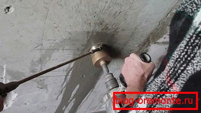 Буріння за допомогою алмазної коронки Буріння за допомогою алмазної коронки