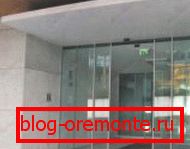 Приклад автоматичних дверей зі скла