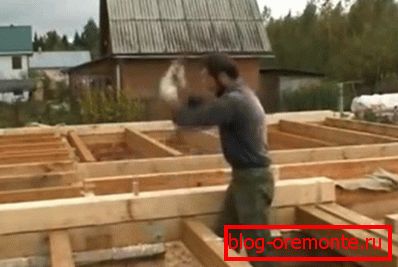 Для скріплення бруса між собою в них забивають шканти Для скріплення бруса між собою в них забивають шканти