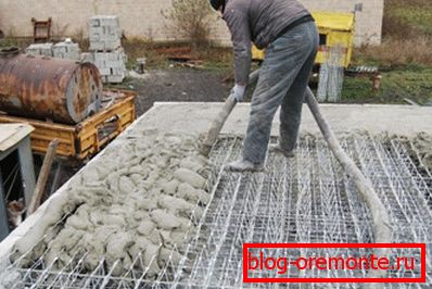 Для заливки можете використовувати помпу. Цей прилад дозволить в найкоротші терміни виконати поставлене завдання Для заливки можете використовувати помпу. Цей прилад дозволить в найкоротші терміни виконати поставлене завдання