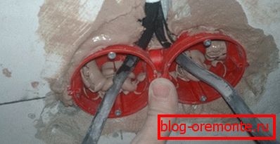 Фіксація пластикових елементів за допомогою шпаклівки Фіксація пластикових елементів за допомогою шпаклівки