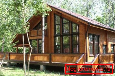 Гарний будинок, чому б не жити. Гарний будинок, чому б не жити.