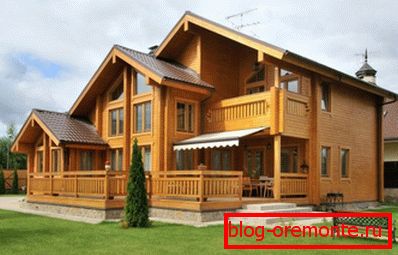 Краса будинків з дерев'яних матеріалів каже мама за себе і вказує на статус і відмінний смак господарів Краса будинків з дерев'яних матеріалів каже мама за себе і вказує на статус і відмінний смак господарів