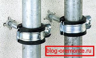 Кріплення труб до газобетону за допомогою спеціальних дюбелів. Кріплення труб до газобетону за допомогою спеціальних дюбелів.