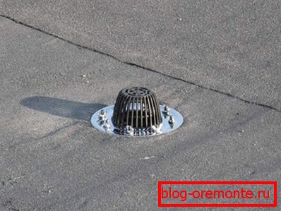 Водостічна воронка для плоского даху