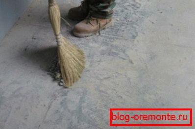 Обезпилювання бетонної підлоги своїми руками і віником Обезпилювання бетонної підлоги своїми руками і віником