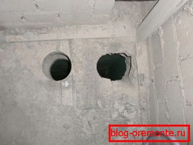 Отвір праворуч зроблено побідитовою коронкою, зліва - алмазної. Отвір праворуч зроблено побідитовою коронкою, зліва - алмазної.