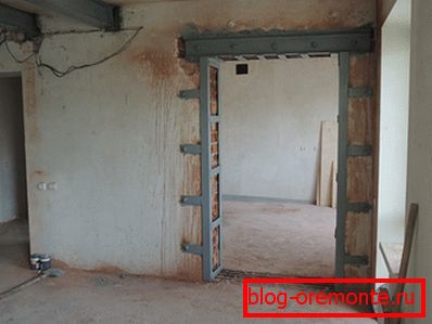 Отвір з металевим посиленням підлягає обов'язковому обштукатурюванню Отвір з металевим посиленням підлягає обов'язковому обштукатурюванню