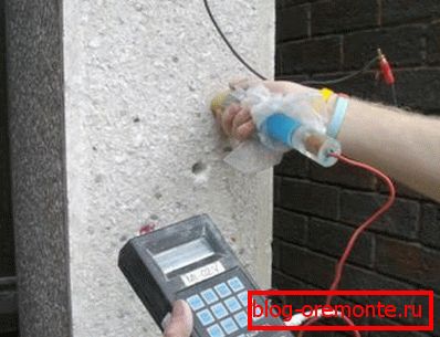 Проводиться контроль міцності бетону Проводиться контроль міцності бетону
