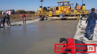 Роботи ведуться під постійним наглядом інженерів і будівельників. Роботи ведуться під постійним наглядом інженерів і будівельників.