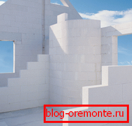 З використанням газобетону стало можливо створювати конструкції будь-якої форми не переживаючи про їх вазі З використанням газобетону стало можливо створювати конструкції будь-якої форми не переживаючи про їх вазі