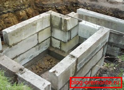Будівництво льоху із залізобетонних блоків Будівництво льоху із залізобетонних блоків