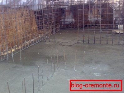 Стяжка в теплі завдяки подачі електричного струму через встановлену систему обігріву Стяжка в теплі завдяки подачі електричного струму через встановлену систему обігріву