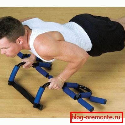 Турнік для дверного отвору, який використовується для занять на підлозі Турнік для дверного отвору, який використовується для занять на підлозі