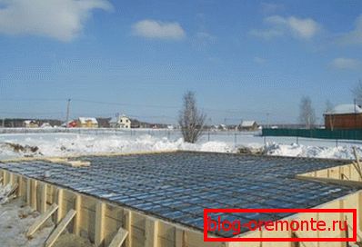 Укладання бетону при негативних температурах без застосування спеціальних технологій заборонена будівельними нормами Укладання бетону при негативних температурах без застосування спеціальних технологій заборонена будівельними нормами