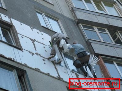 Утеплення квартири багатоповерхового житлового будинку із залученням промислових альпіністів. Утеплення квартири багатоповерхового житлового будинку із залученням промислових альпіністів.
