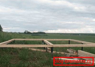 Гвинтові палі з дерев'яним ростверком Гвинтові палі з дерев'яним ростверком