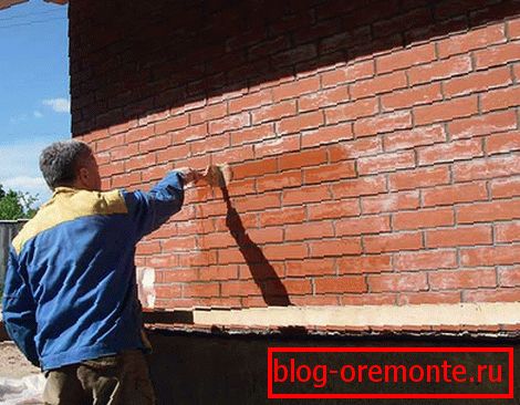 Висоли на цеглі